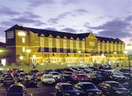 Village Hotel Кардифф Великобритания