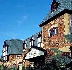 Village Hotel Кардифф